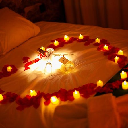 Love Room Du Mont D'Or - Baignoire Spa - Minibar Offert Marseille Eksteriør billede